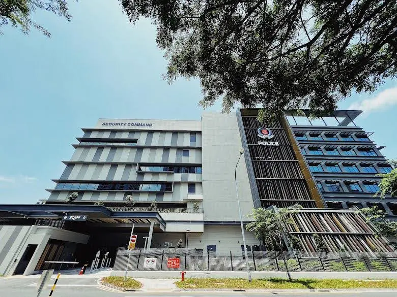 Government office fit-out for SECCOM - 6 Storey Police Bldg by Office Planner