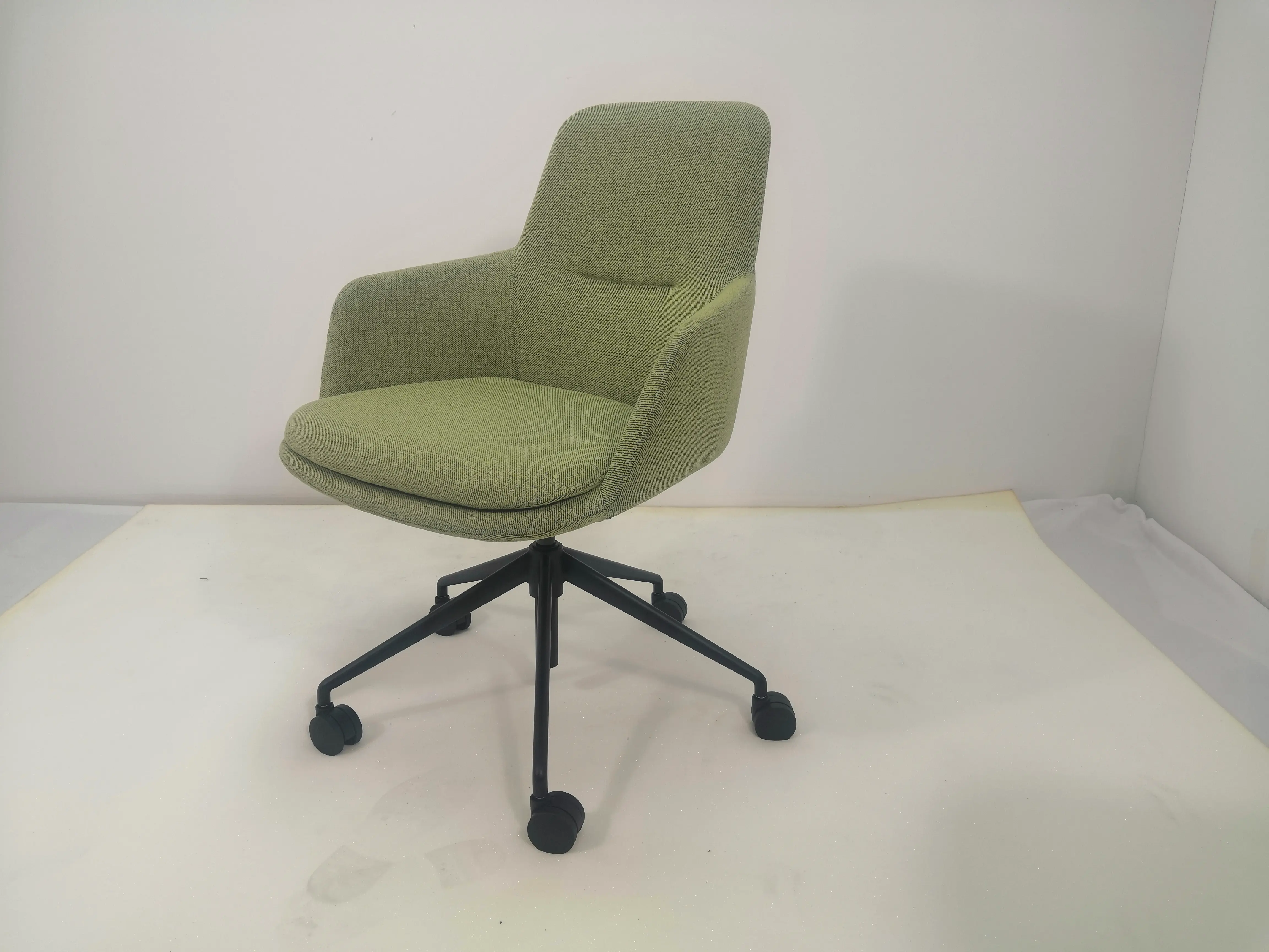 Smart (SM 218) — Office Seating by Office Planner